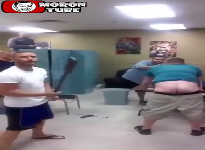 Video :That must really, really hurt!